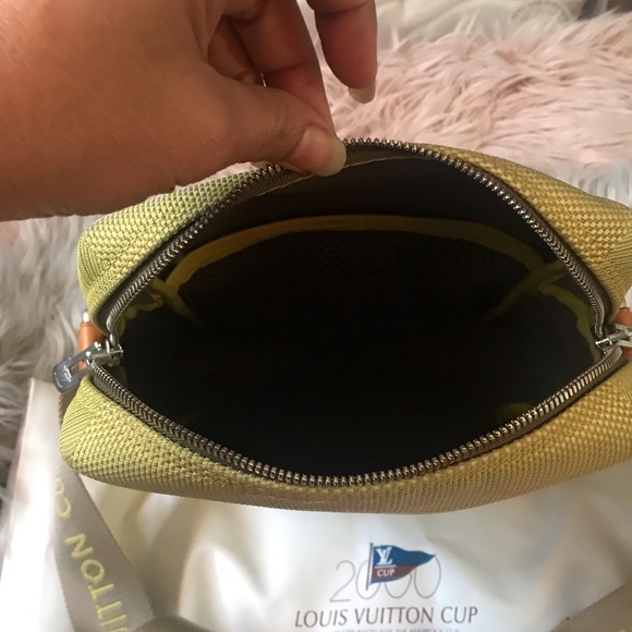 Louis Vuitton LV Cup 2000 Weatherly Yellow Shoulder Bag - Picture 6 of 17